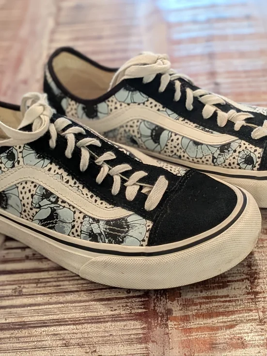 Vans Black & Light Blue Floral Low-Top Lace-Up Sneakers - Picture 2 of 6